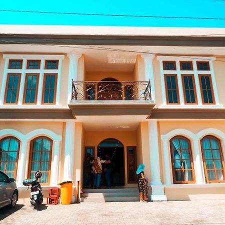 Bluefire Homestay Syariah Banyuwangi  Kültér fotó